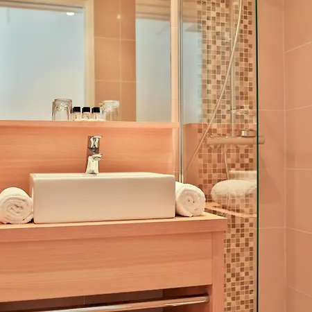 Hotel Le Petit 3*